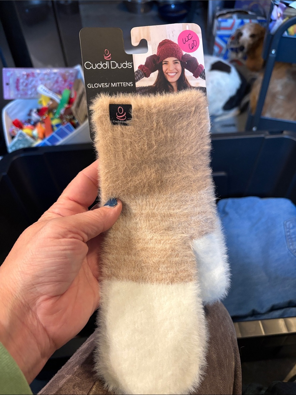 Cuddl Duds Two-Tone Faux Fur Fingerless Mittens in Beige and White